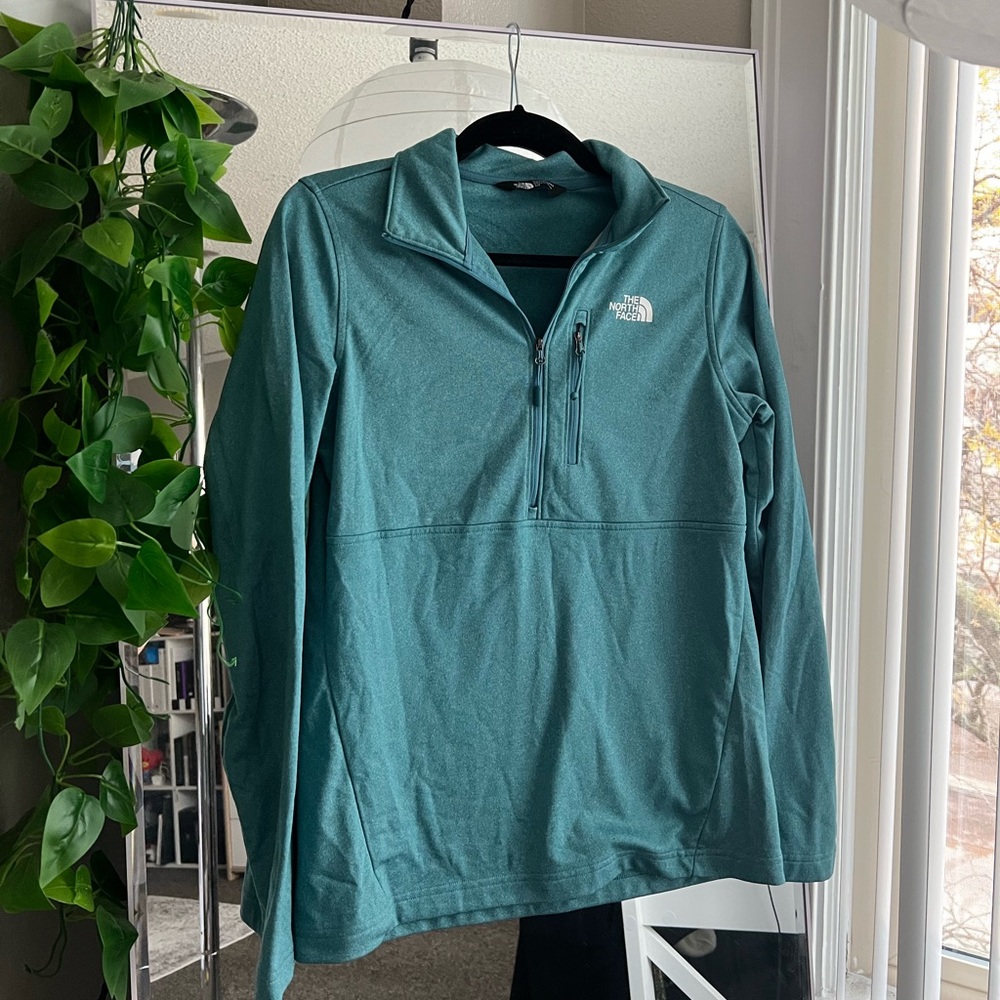 The North face pullover